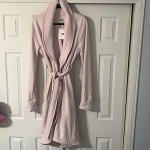 BRAND NEW UGG ROBE!!